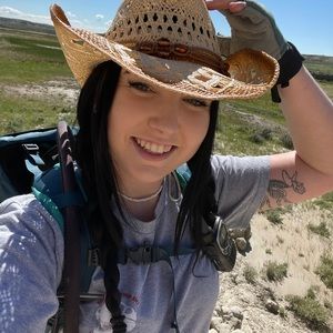 Meet your Posher, Holly